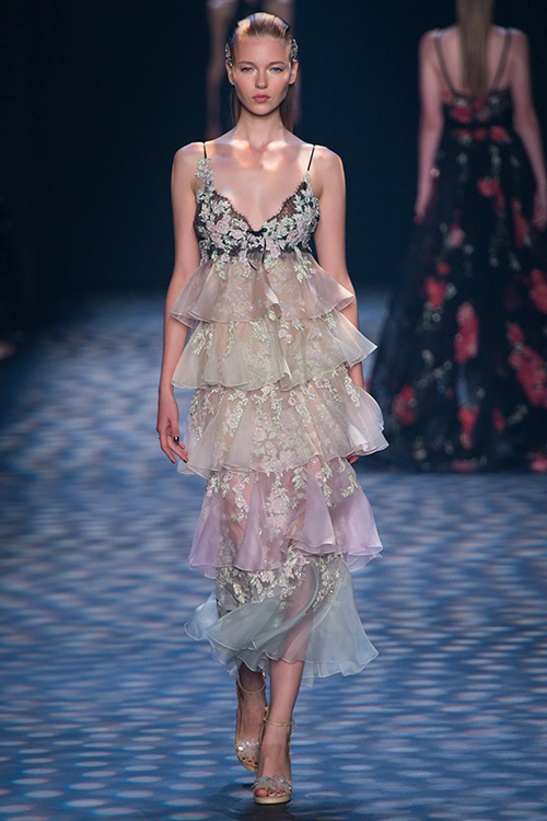 Marchesa giới thiệu bst ngọt ngào nhất new york fashion week - 16