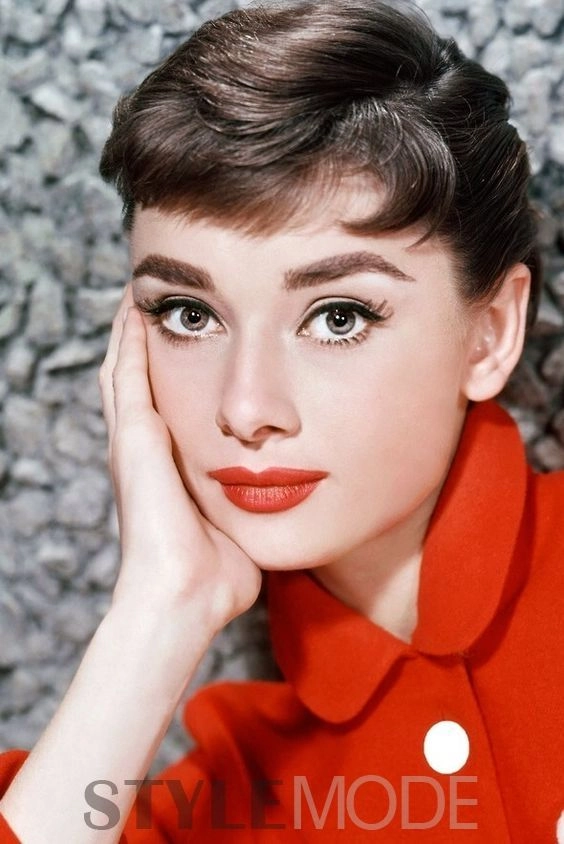 Minh chứng cho thấy audrey hepburn là biểu tượng thời trang không ai sánh bằng - 24