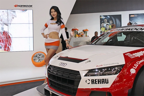  người đẹp và xế độ ở essen motor show 2015 - 3