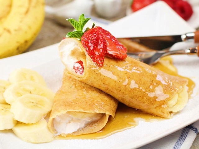 Nhân nhi bánh crepe chuối dâu tây cuối tuần - 7