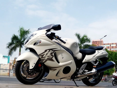  chim ưng suzuki hayabusa 2011 đầu tiên tại việt nam - 1