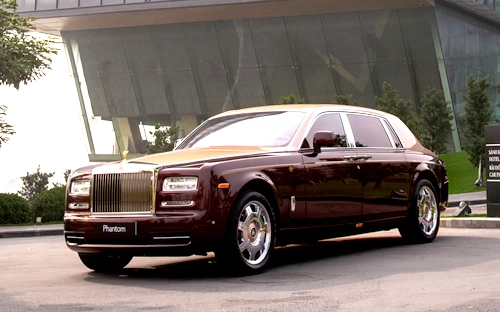  rolls-royce phantom có giá kỷ lục 84 tỷ ở việt nam - 1