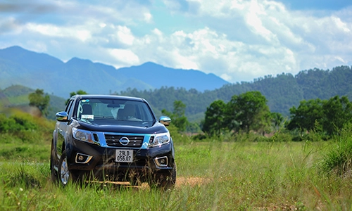  nissan navara một cầu mới - bán tải thực dụng cho đô thị việt nam - 1