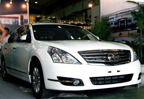  nissan teana - đối thủ của toyota camry - 1