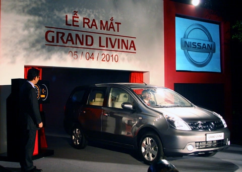  nissan việt nam công bố giá grand livina - 1