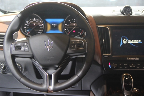  nội thất maserati levante - 2