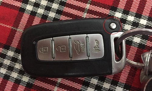  nút nhỏ trên chìa khóa ôtô có ý nghĩa gì - 1