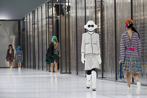 Robot mặc váy chỉ có trong chanel show xuân 2017 - 5