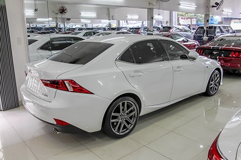  sedan hạng sang lexus is250 rao bán 24 tỷ đồng - 1