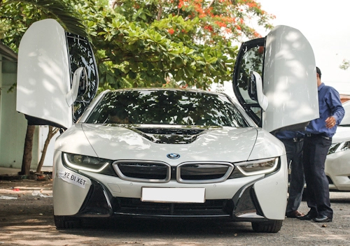  siêu xe hybrid bmw i8 lăn bánh trên phố sài gòn - 1