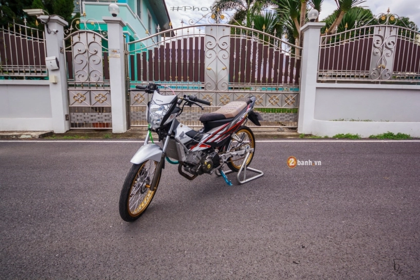 Sonic 125 trang bị khối động cơ dohc của biker thái - 10