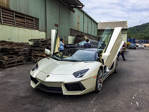  thêm siêu xe lamborghini aventador roadster tại việt nam - 1