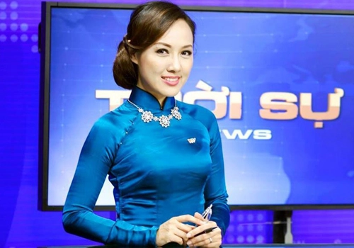 Thời trang xa xỉ khác hẳn trên truyền hình của btv hoài anh - 1