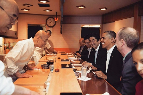 Tiệm sushi chỉ có 10 ghế mà beckham obama cũng phải xếp hàng ghé thăm - 3