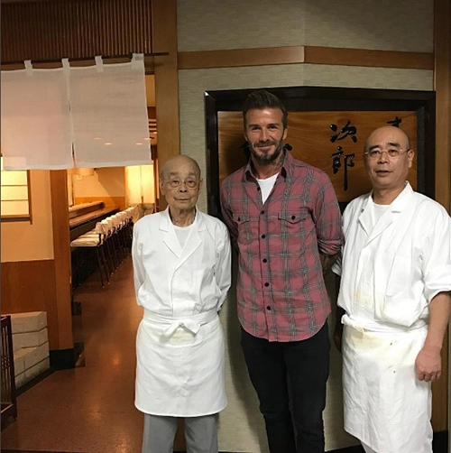 Tiệm sushi chỉ có 10 ghế mà beckham obama cũng phải xếp hàng ghé thăm - 4