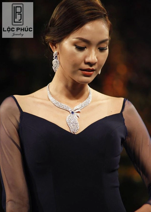 Top 10 hhhvvn 2015 khánh vân tươi trẻ mở màn show diễn lộc phúc jewelry - 9