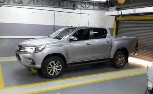  toyota hilux thế hệ mới lộ diện đầy đủ - 1