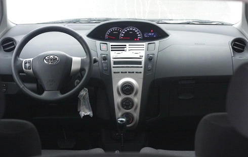  toyota yaris - nữ hoàng xe nhỏ - 2