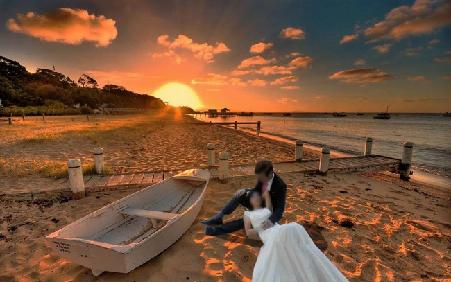 Trải bạt chụp ảnh cưới đôi vợ chồng được dân mạng cứu nguy bằng photoshop - 5