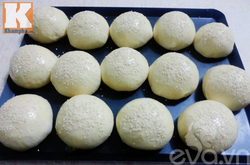 Tự làm vỏ bánh hamburger ngon không cần phải mua - 4