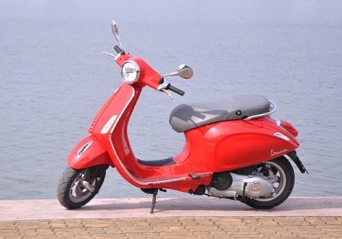  vespa và honda sh - cuộc chiến phong cách - 1