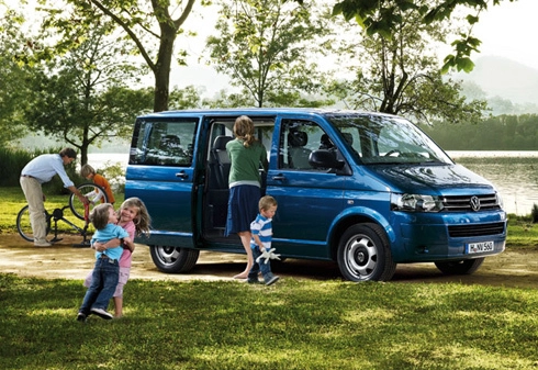  volkswagen multivan chuẩn bị về việt nam - 1