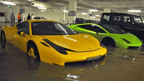  xe triệu đô ngập nước tại singapore - 1