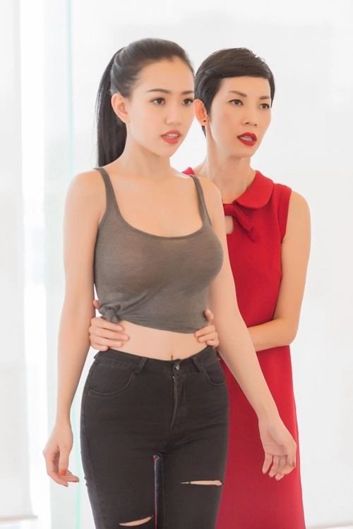 Xuân lan tận tình chỉ dạy catwalk cho học trò đi thi hoa hậu - 3