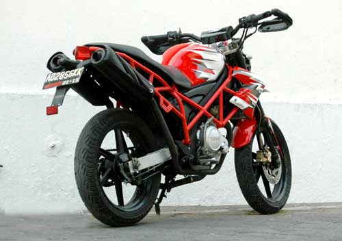  yamaha fz150i biến thành ducati hypermotard - 3