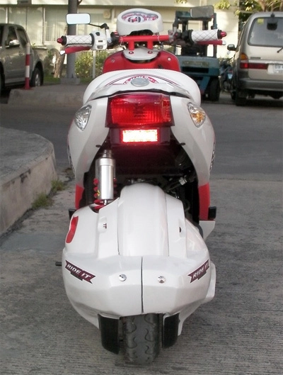  yamaha scooter độ phong cách viễn tưởng - 6