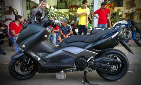  yamaha tmax 530 phiên bản iron max đầu tiên ở việt nam - 1