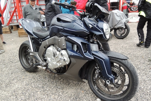  bản độ bmw k1600gt mang phong cách đường phố - 3