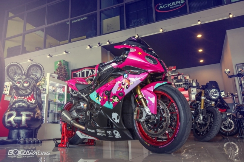 Bmw s1000rr so cute với phiên bản độ powerpuff gril từ the ackers racing - 1