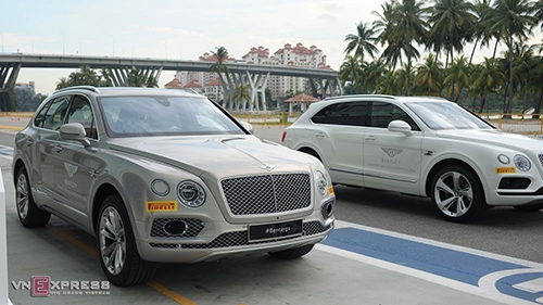  chi tiết bentley bentayga trong buổi test tại singapore - 3