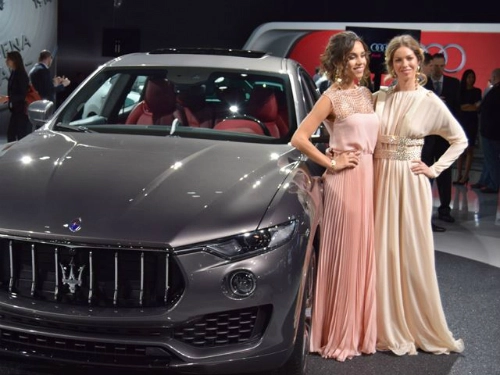  dàn mẫu nóng bỏng tại new york auto show 2016 - 1