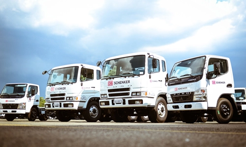  fuso bàn giao lô xe tải đầu tiên cho db schenker - 2