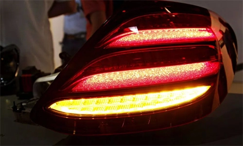  mercedes e-class 2016 lộ diện đèn hậu công nghệ mới - 1