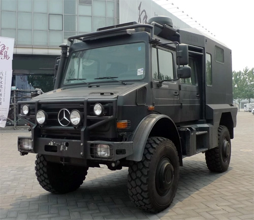  mercedes unimog u5000 - hầm hố và tiện nghi - 1