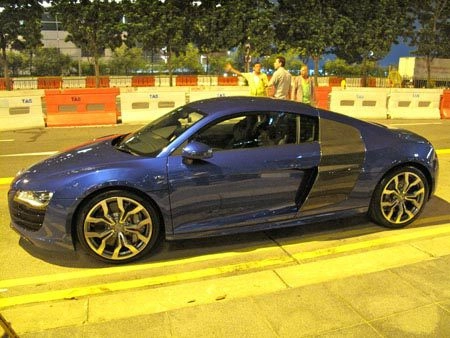  audi r8 v10 đầu tiên xuất hiện tại singapore - 1