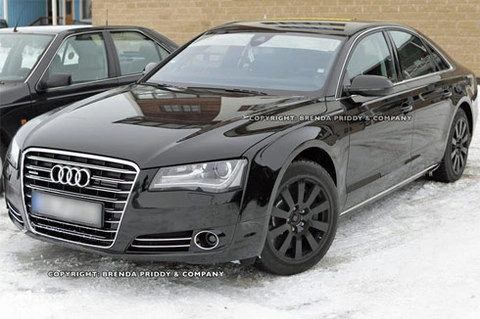  audi s8 2011 lộ diện giữa tuyết trắng - 1