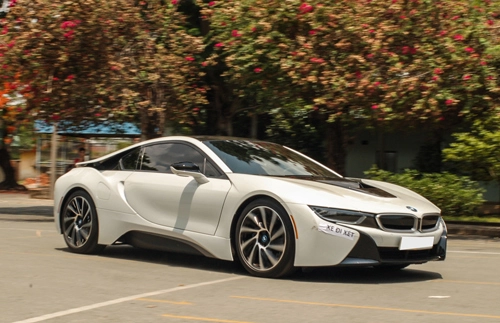  bmw i8 tắm nắng ở sài gòn - 1