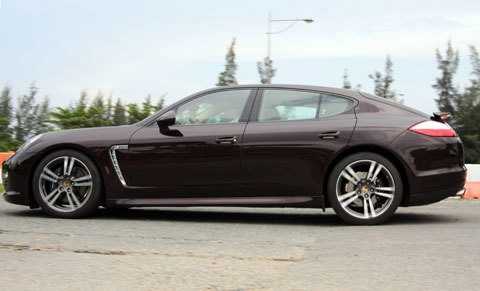  cầm lái porsche panamera v6 ở sài gòn - 1