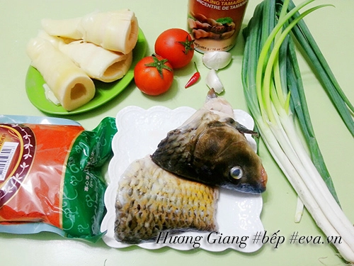 Canh măng chua nấu cá chua tuyệt ngon - 1