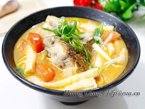 Canh măng chua nấu cá chua tuyệt ngon - 8