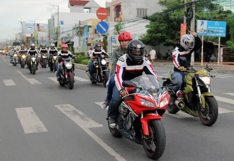  cho môtô vào cao tốc - rất nguy hiểm nếu ý thức kém - 1