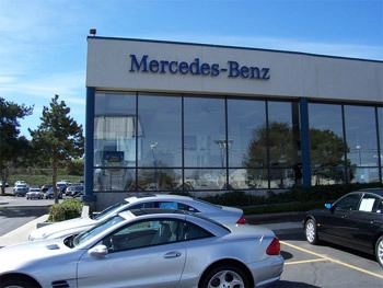  đại lý mercedes bị mất cắp hơn 1 triệu usd - 1