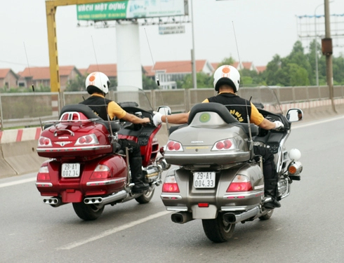  dàn honda goldwing 1800 đón nick vujicic ở hà nội - 5