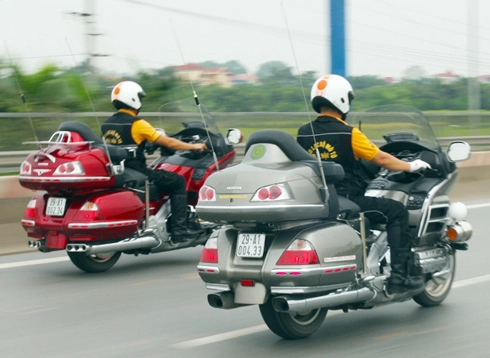  dàn honda goldwing 1800 đón nick vujicic ở hà nội - 6