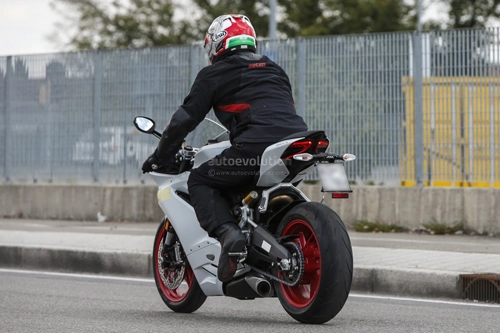  ducati 959 panigale trên đường thử - 5