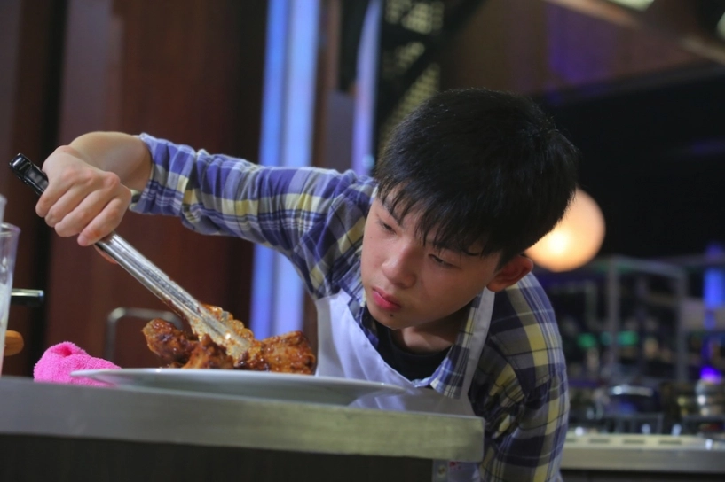 Hai thí sinh nhí đầu tiên chia tay masterchef - 7